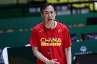 失误频频！中国女篮半场出现9次失误 王思雨&李缘各2次
